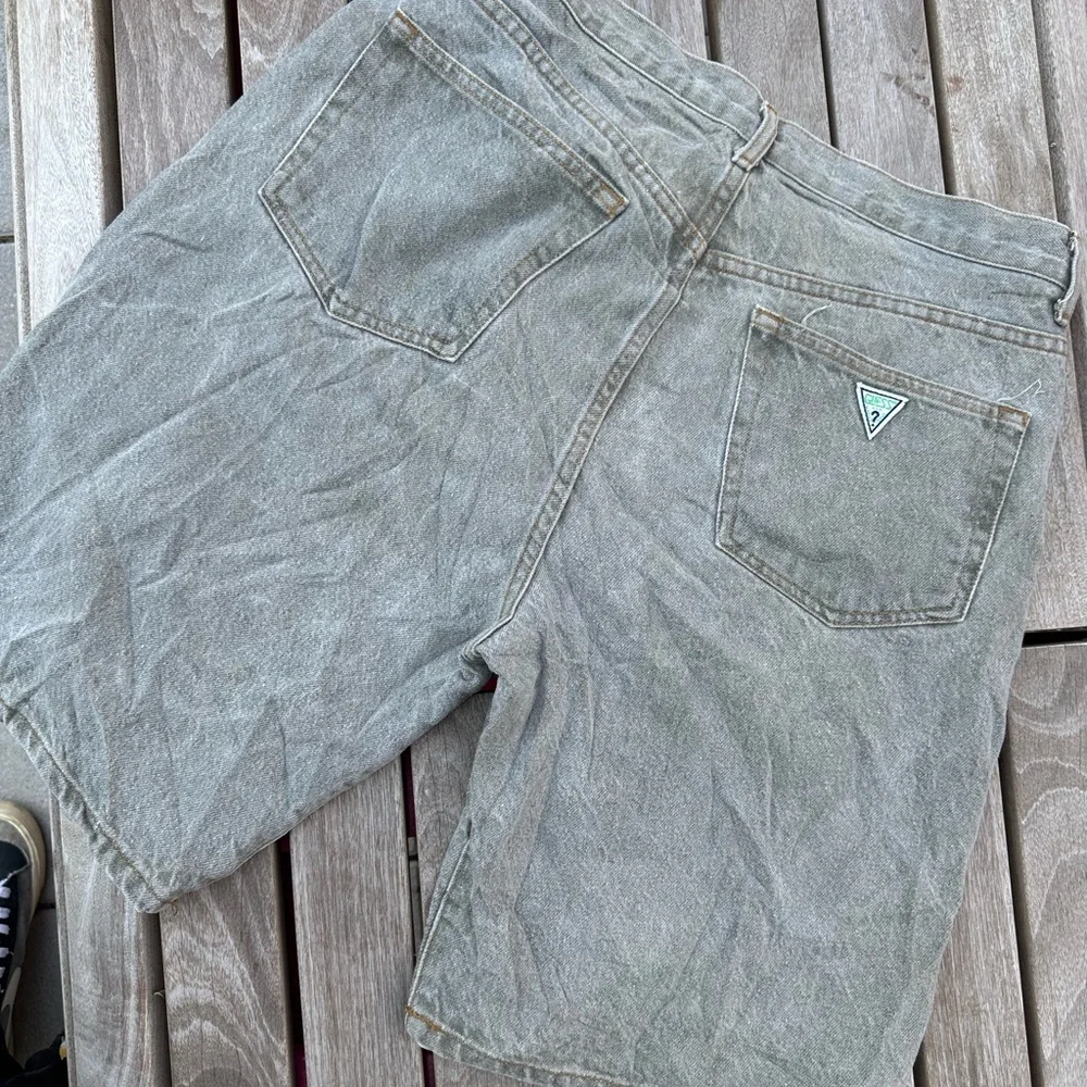Vintage 80’s Guess shorts size 34” - Picture 2 of 6